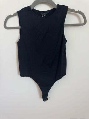 Forever 21 Black Crew Neck Sleeveless Top